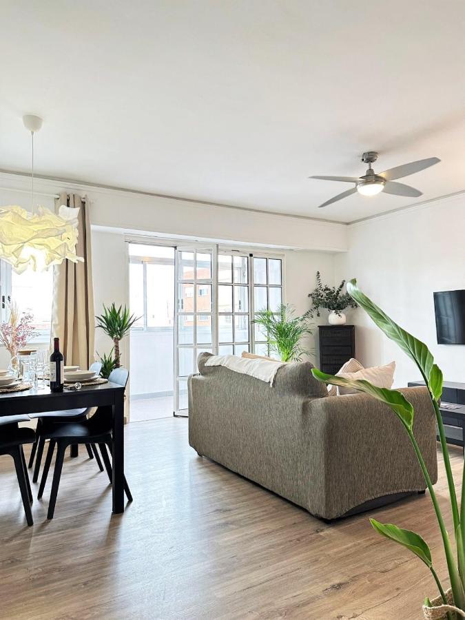 Your Sunny & Spacious Portview Valenza